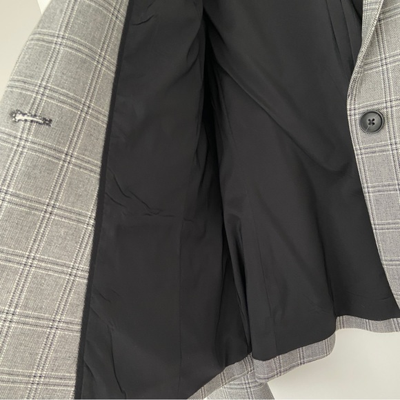 BANANA REPUBLIC CLASSIC FIT GREY/BLACK PLAID JACKET/BLAZER, FULLY LINED, SIZE 6 - Picture 8 of 10